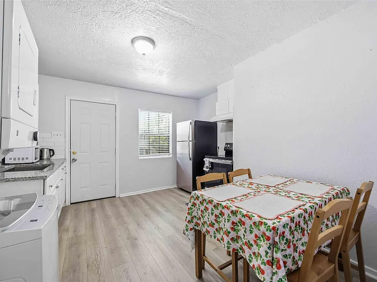 6726 Burkett St — Photo 5