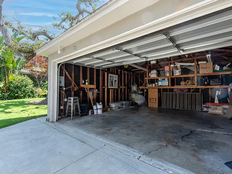 1216 Greenacre Ave — Photo 35
