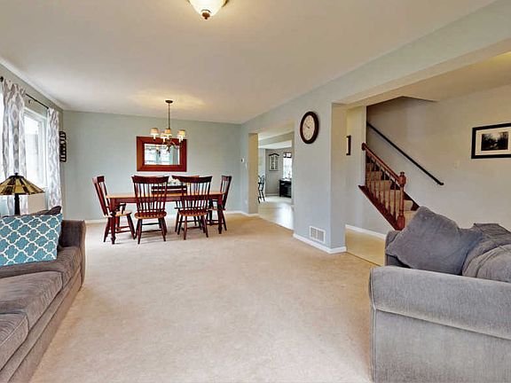 5th image of 605 Crystal Dr