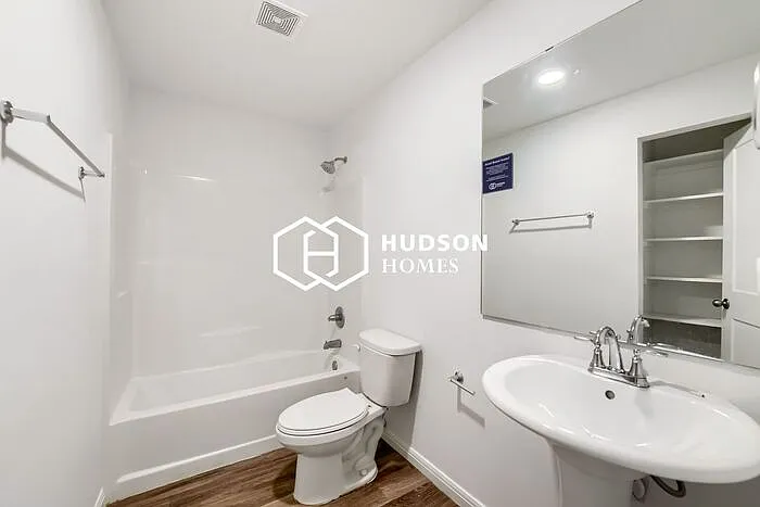 1722 Beacon St — Photo 10