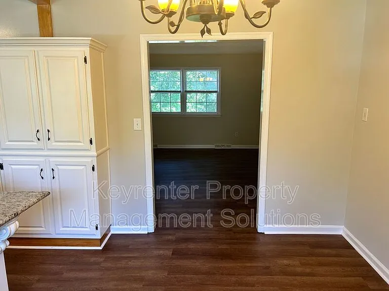 510 Shore Rd — Photo 13