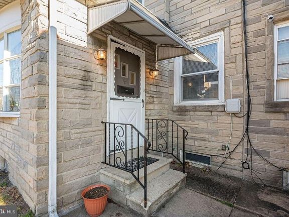 4th image of 2274 Hollinshed Ave