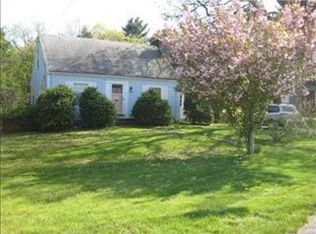 142 Grosvenor Rd, Needham, MA 02492