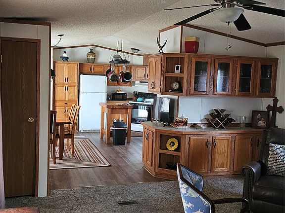 4th image of 1813 S Reserve St Trailer 9