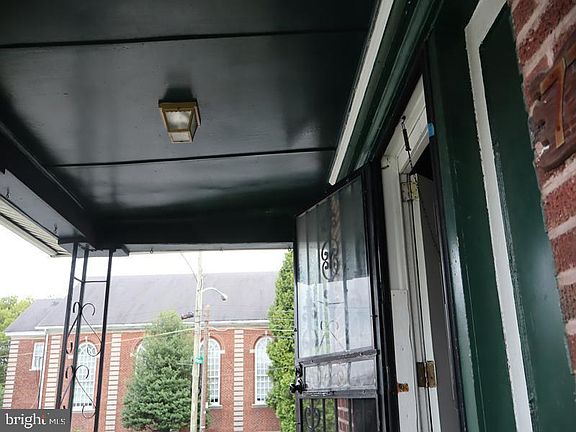 3rd image of 7700 Temple Rd