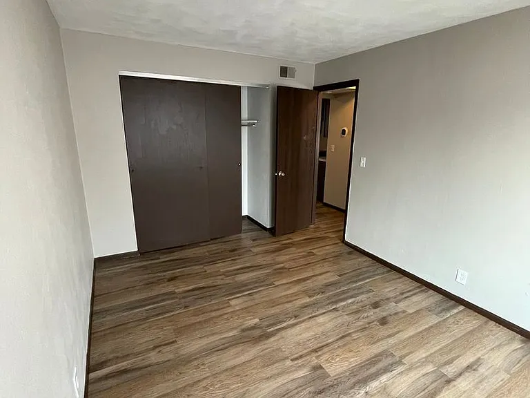 Brookside Apartments — Photo 12