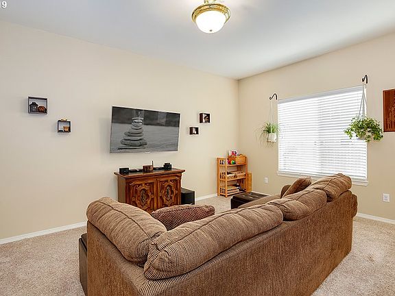 4th image of 9422 NE 20th Pl