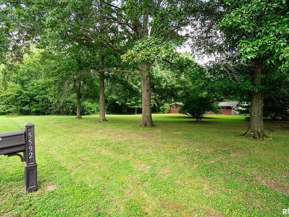 きゅーページ 5592 Church St, Sesser, IL 62884 | Zillow
