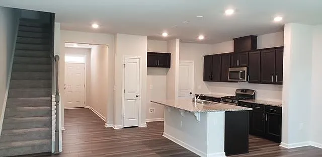3 bed, 1792 sqft, $1,850 — Photo 2