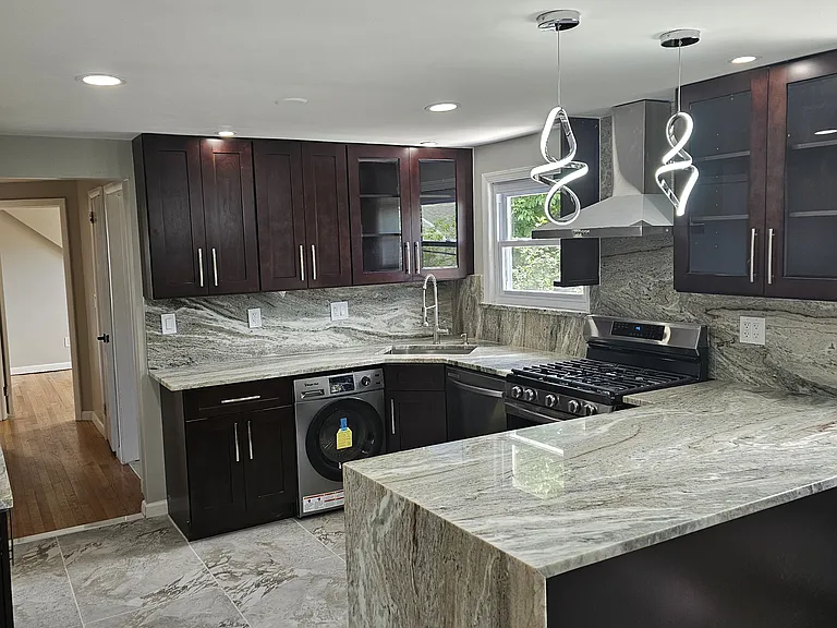 150 Illinois Ave #2 — Photo 3
