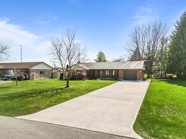 3 Durham St, Newbury, ON N0L 1Z0