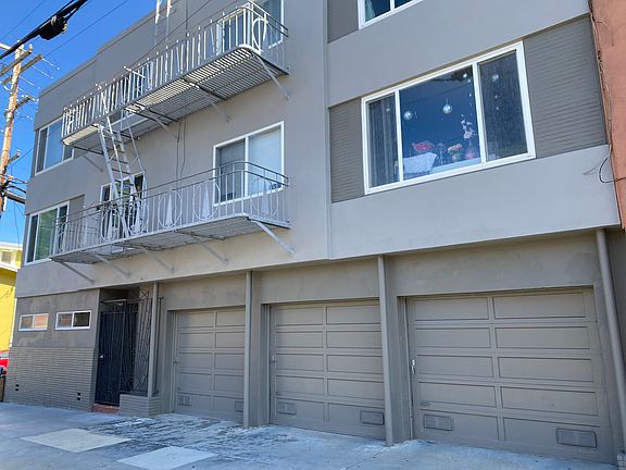 3rd image of 993 Cayuga Ave APT 1A