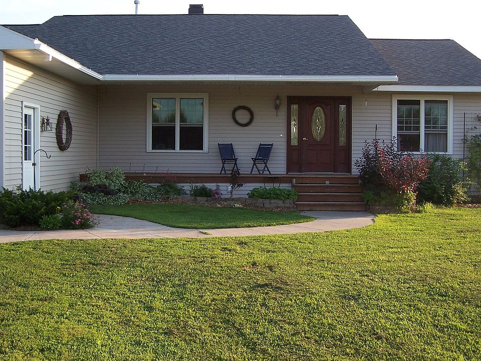 House sits 150 yards from road