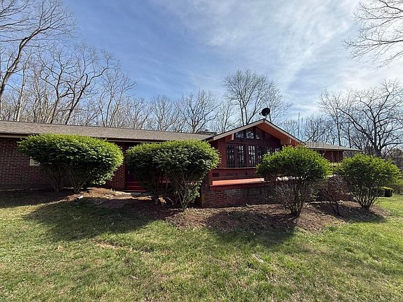 3rd image of 174 Upper Meadow Ln