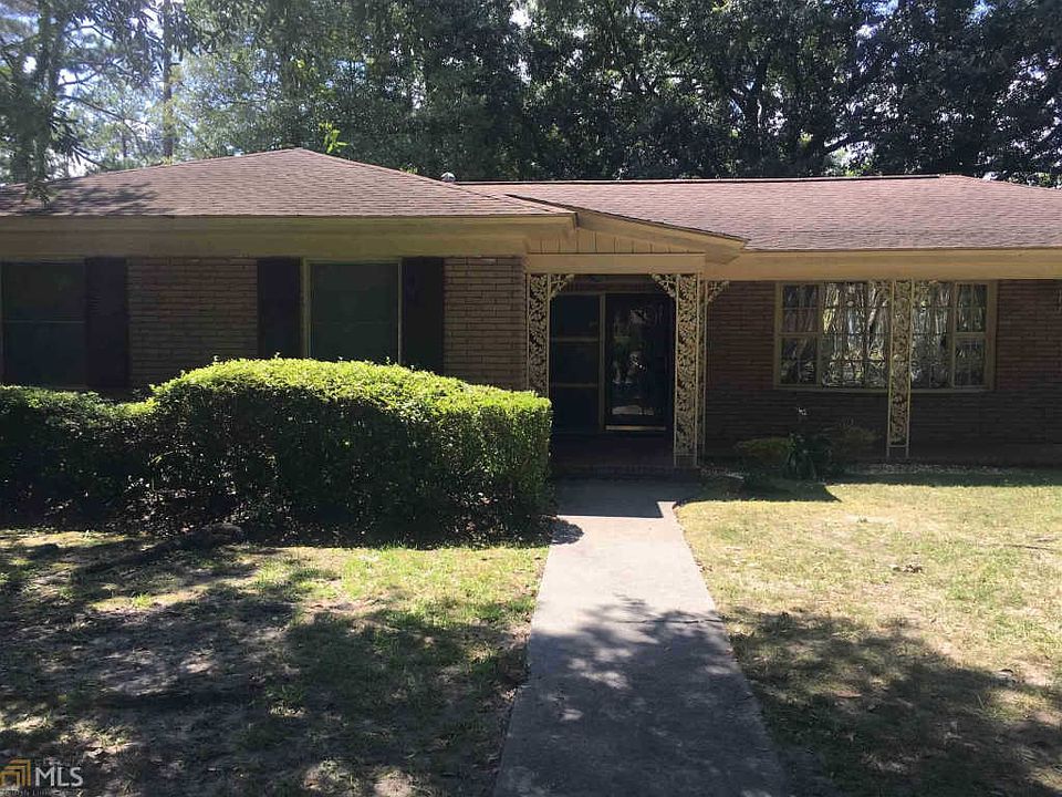 2nd image of 4735 Sylvan Dr