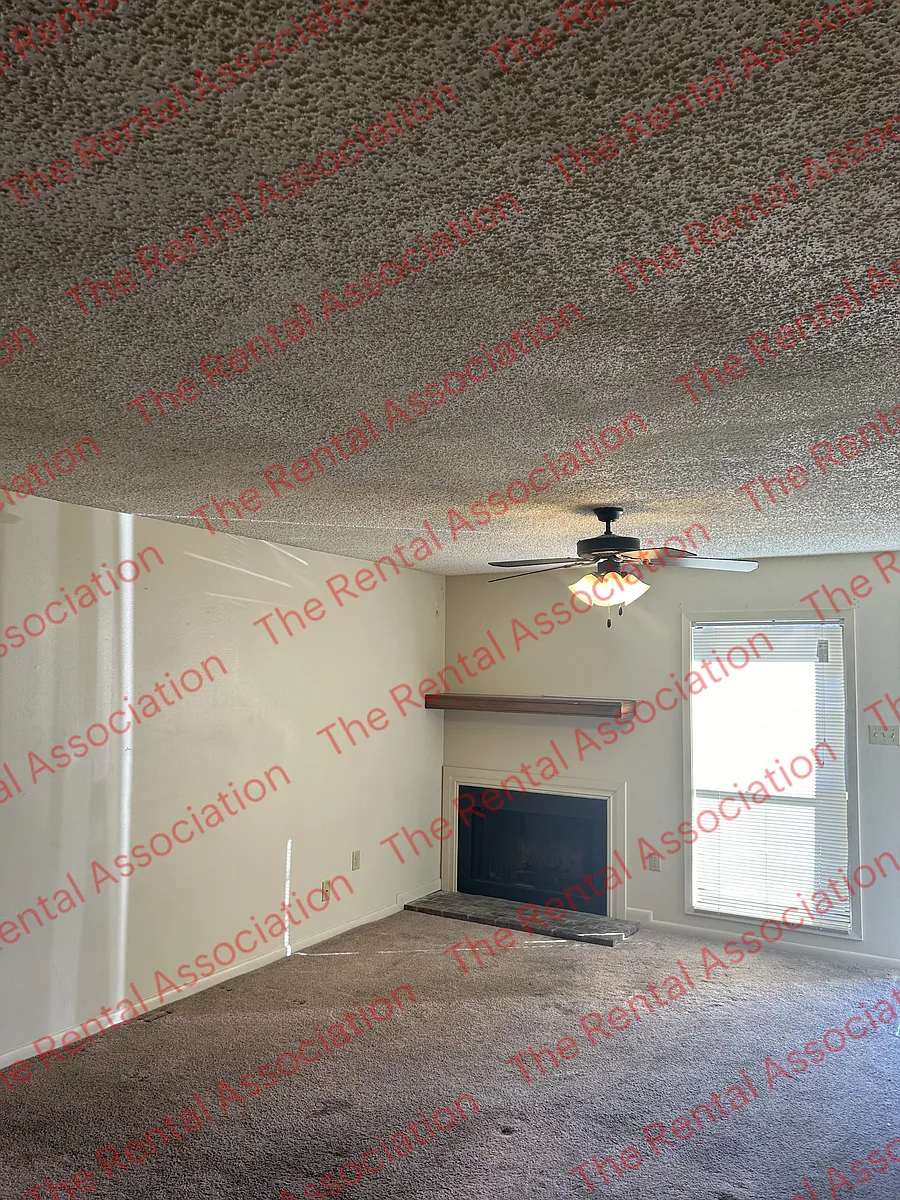 Building Photo - 137 Jennifer Ln #1