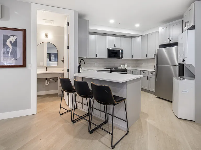 KOP Apartments — Photo 7