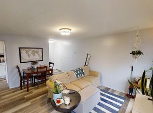 101 E McKay St APT 5, Saline, MI 48176
