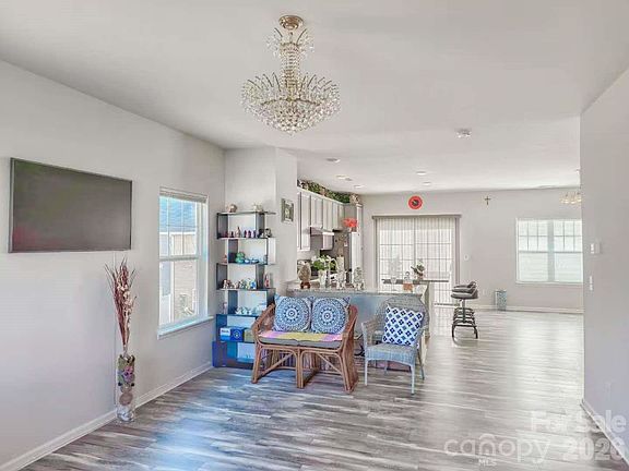 5th image of 14432 Targert Ln