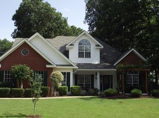 181 Fallon Ct, Deatsville, AL 36022