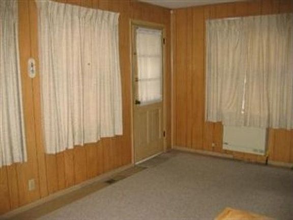 5th image of 5968 Deering Ave