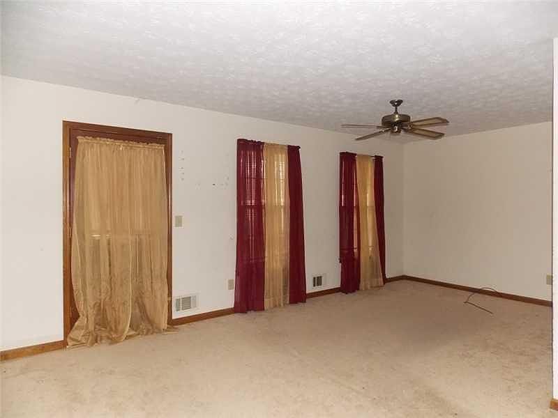 2nd image of 2543 Hewatt Rd