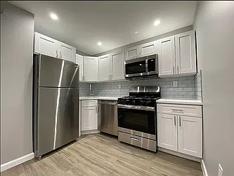 831 Bartholdi Street