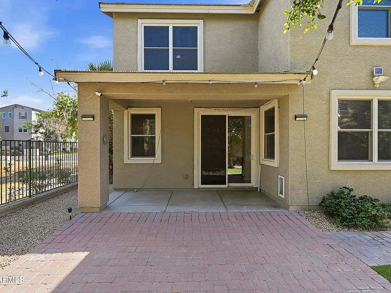 2250 E Wayland Dr — Photo 32