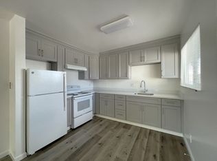 Spacious 2 bedroom one bathroom apartment, on top floor- Ask for our Move in Special, Berkeley, CA 94703