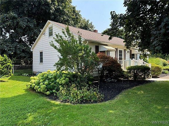 5th image of 15 Farwell Dr