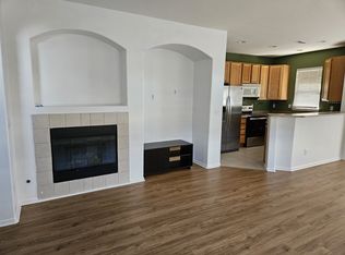221 Granby Way UNIT B, Aurora, CO 80011