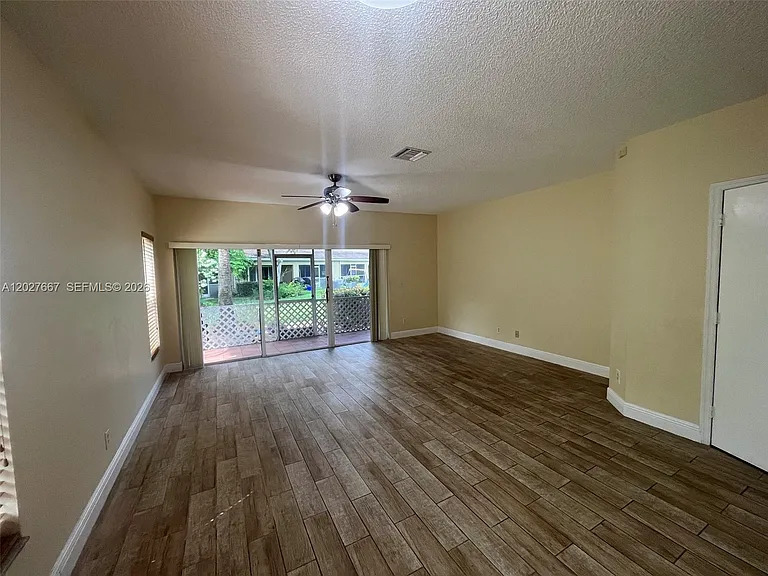 12148 SW 4th St #12148 — Photo 5