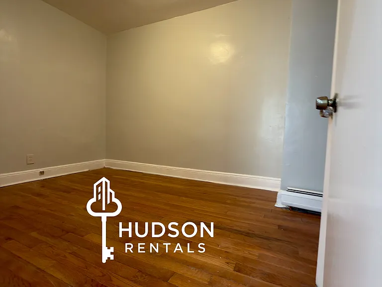 126 Bergen Ave #2 — Photo 7