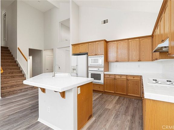 5th image of 23507 Taft Ct