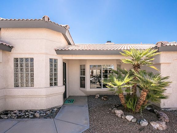 3rd image of 2350 Cosnina Dr