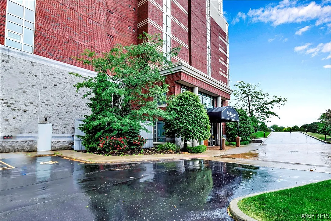 1 bed, 1.0 bath, 1342 sqft, $2,850 — Photo 2