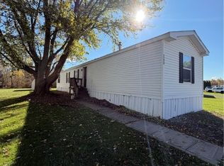 345 Sandybrook Dr, Hamlin, NY 14464