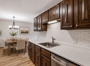 4009 Heritage Hills Dr APT 207, Bloomington, MN 55437