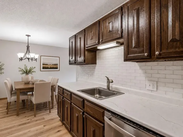 4009 Heritage Hills Dr APT 207, Bloomington, MN 55437