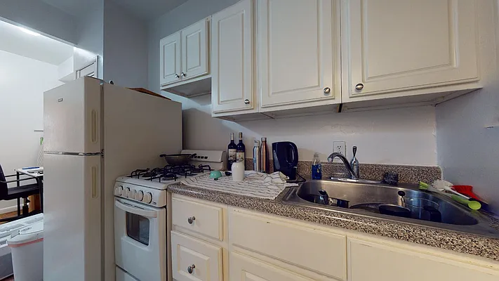 Rented by Bond New York | media 25