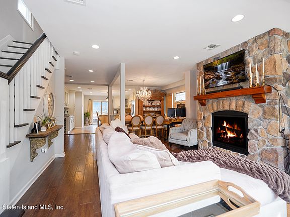 3rd image of 41 Josephine St
