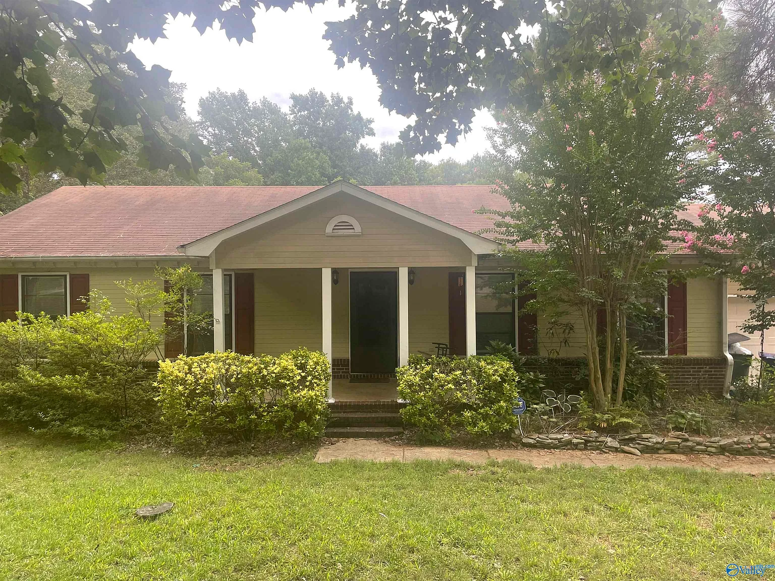 4 bed, 2.0 bath, 1600 sqft, $1,790 — Photo 1