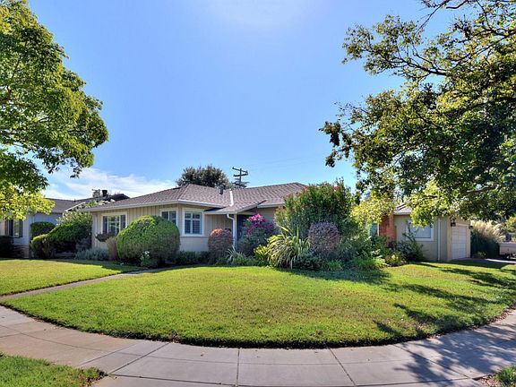 2nd image of 4905 Bel Escou Dr