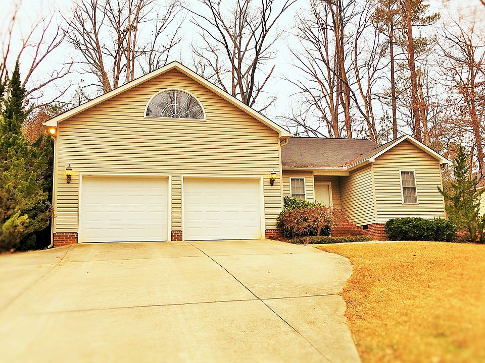 1st image of 2609 Pebblebrook Dr