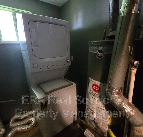 375 S Burgess Ave — Photo 12