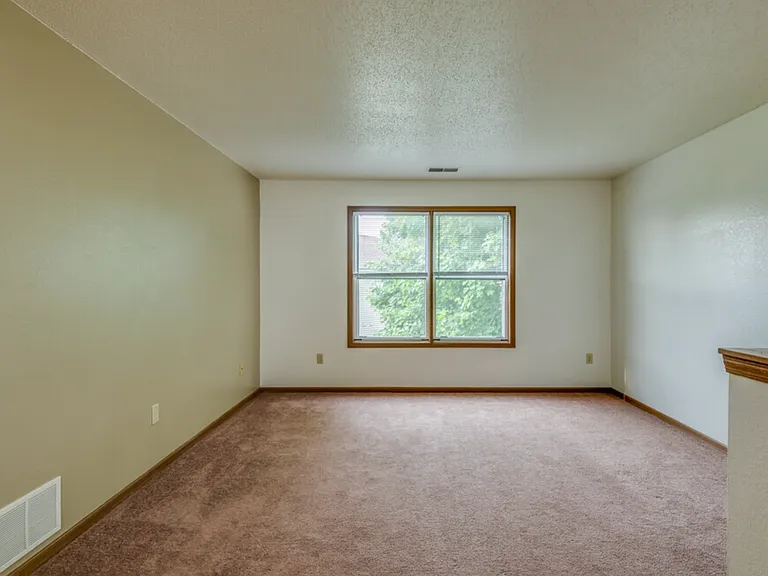Summerfield Place Apartments — Photo 5