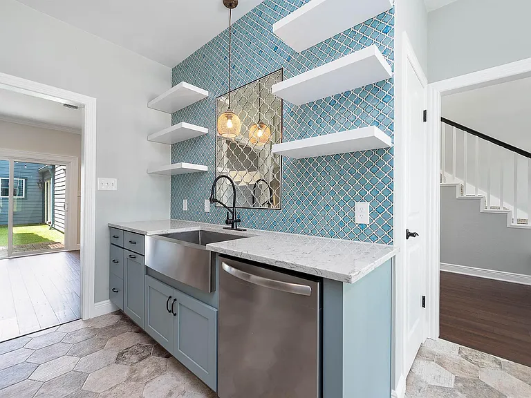 2470 Country Club Dr — Photo 10