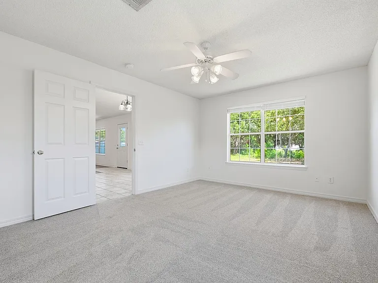 2030 Hawthorne Dr — Photo 21