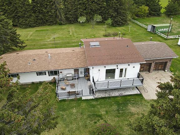 5th image of 591068 E Range Rd #103