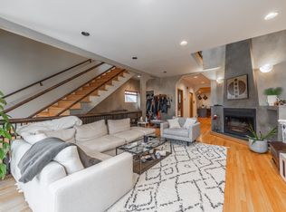 1220 W Augusta Blvd #2, Chicago, IL 60642